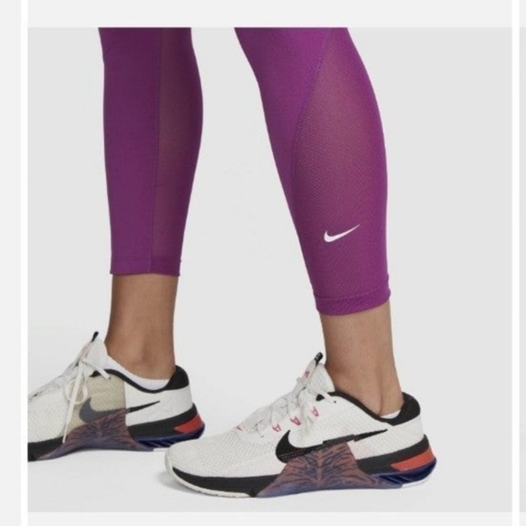 Nike Leggings - Picture 2 of 11